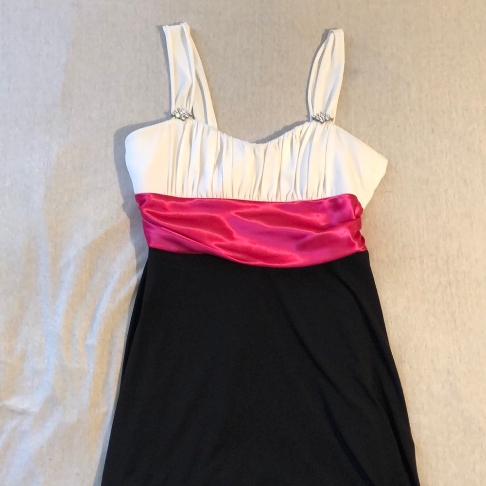 💖Cute Black and Pink Dress🥰